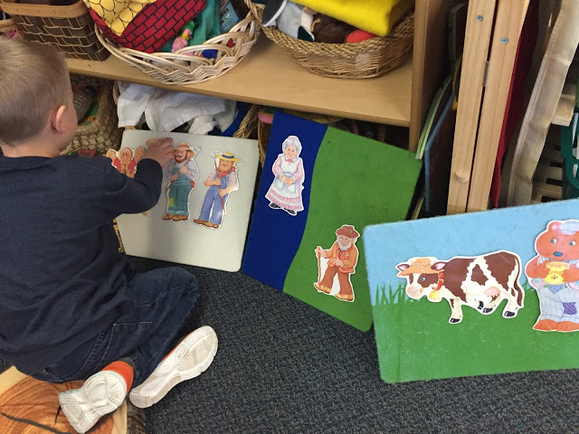 kindergartener retelling story of the gingerbread man