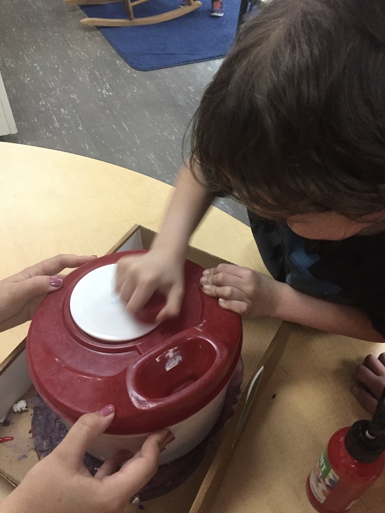 spin art at the kindergarten art center